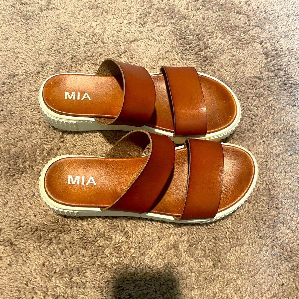Steve Madden platform sandals